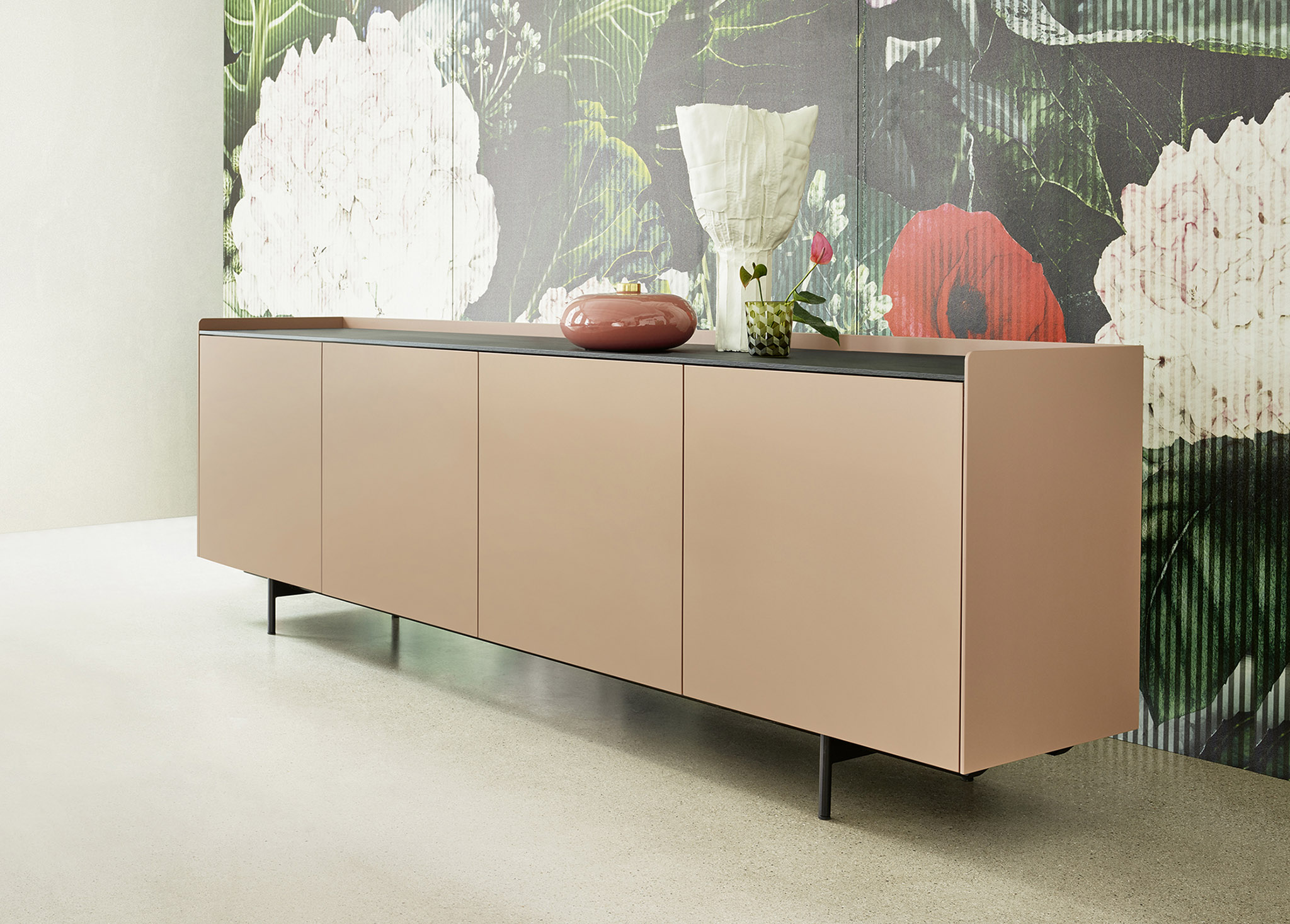 Sideboard Sino, Lack C45 Skin kombiniert mit Eiche lava lackiert